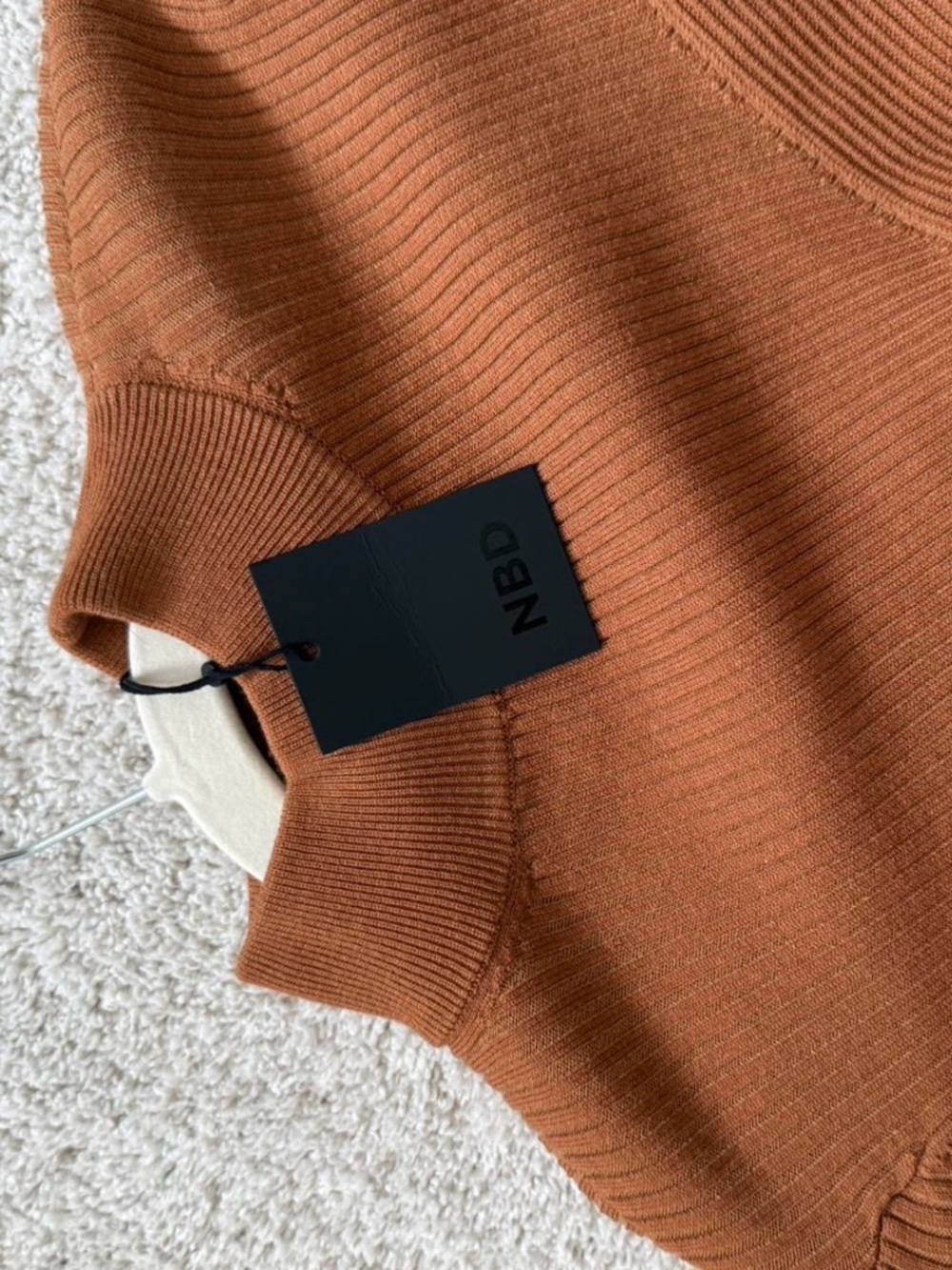 NWT REVOLVE NBD Cropped Ribbed Turtleneck Sweater in Rust - Picture 3 of 4